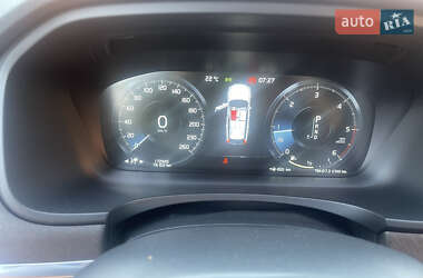 Универсал Volvo V90 Cross Country 2018 в 