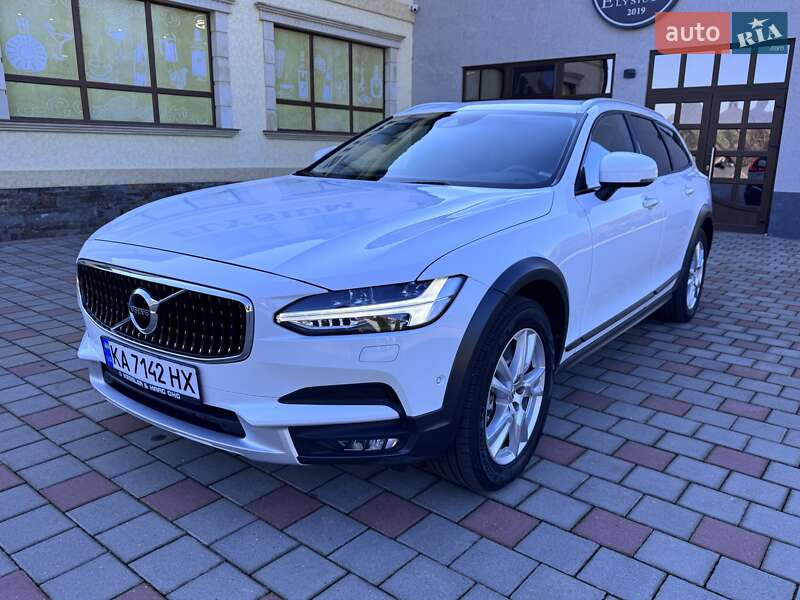Універсал Volvo V90 Cross Country 2017 в Іршаві