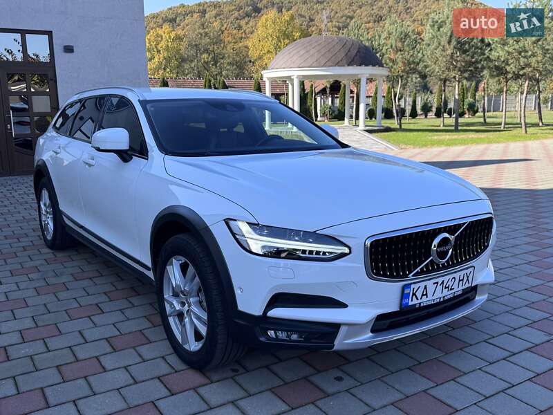 Універсал Volvo V90 Cross Country 2017 в Іршаві