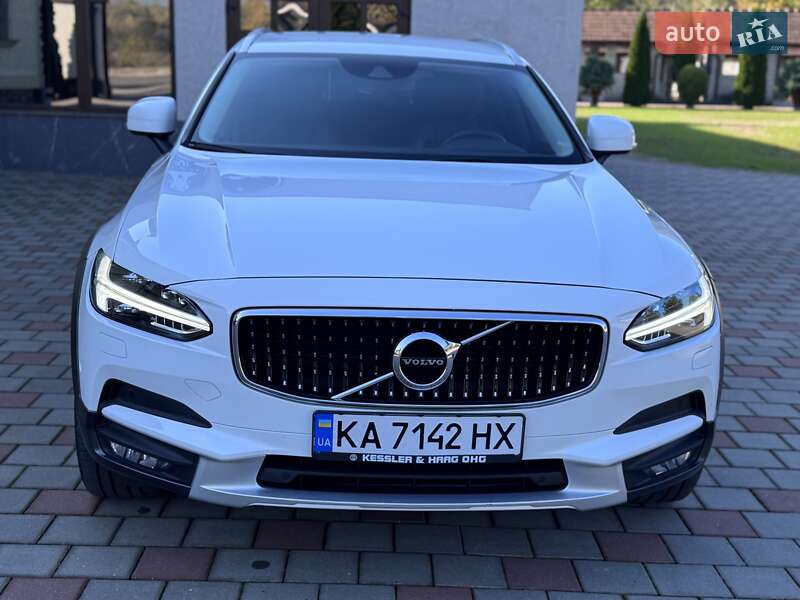 Універсал Volvo V90 Cross Country 2017 в Іршаві