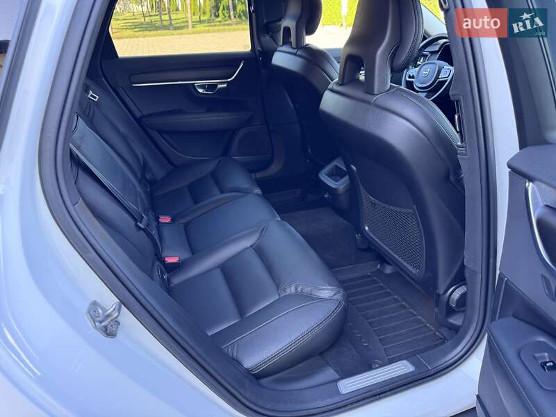Універсал Volvo V90 Cross Country 2017 в Іршаві