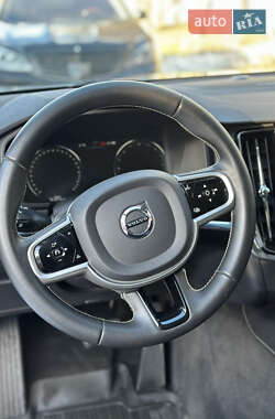 Универсал Volvo V90 Cross Country 2020 в 