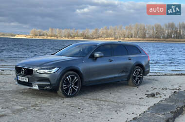 Универсал Volvo V90 Cross Country 2020 в 