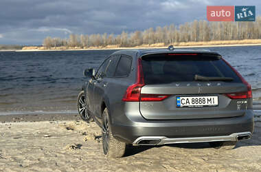 Универсал Volvo V90 Cross Country 2020 в 