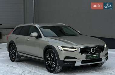 Универсал Volvo V90 Cross Country 2017 в Киеве