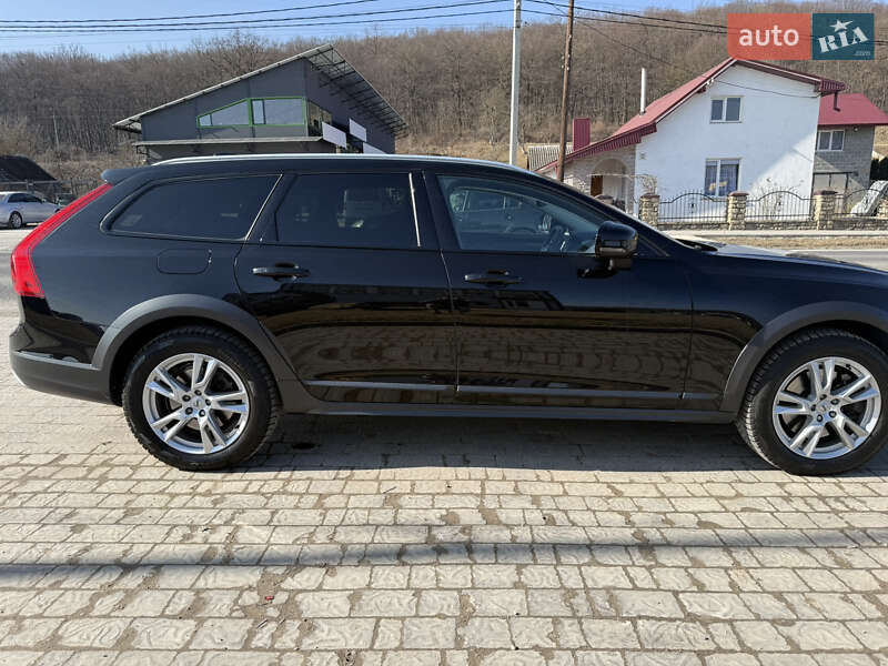 Універсал Volvo V90 Cross Country 2019 в Теребовлі