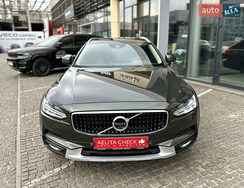 Універсал Volvo V90 Cross Country 2017 в Дніпрі