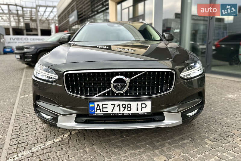 Універсал Volvo V90 Cross Country 2017 в Дніпрі