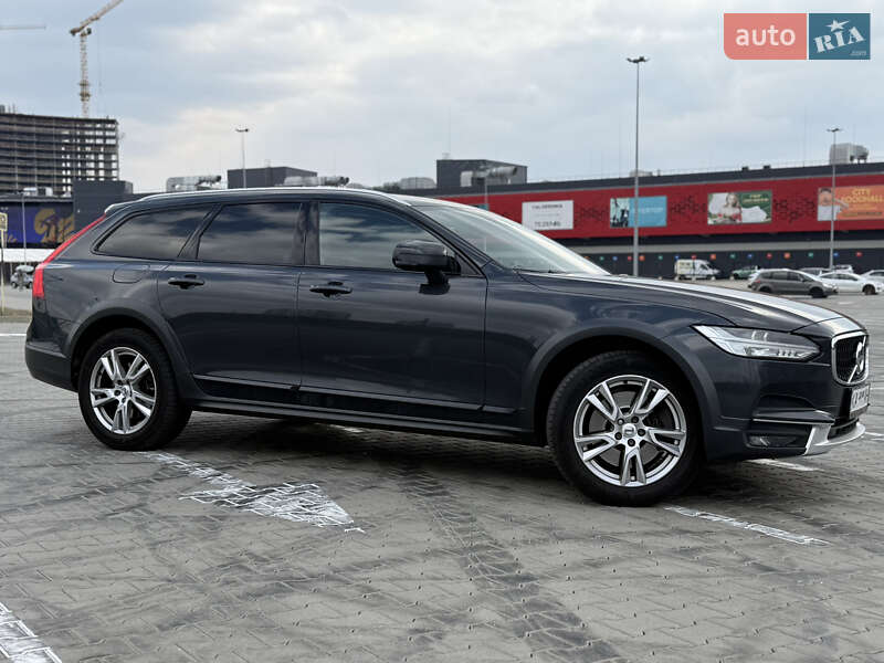 Универсал Volvo V90 Cross Country 2017 в Киеве