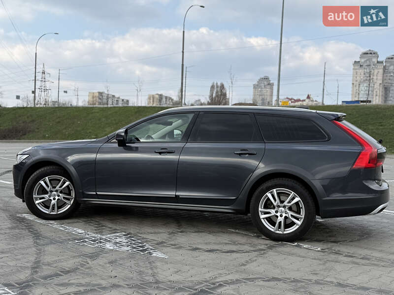 Универсал Volvo V90 Cross Country 2017 в Киеве