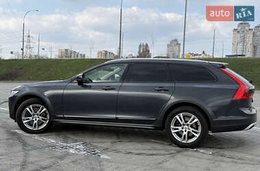 Універсал Volvo V90 Cross Country 2017 в 