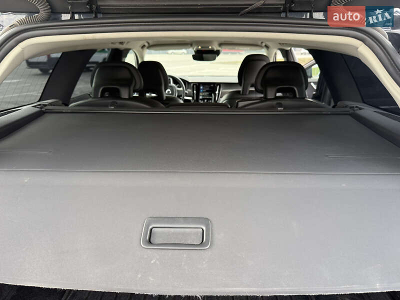 Универсал Volvo V90 Cross Country 2017 в Киеве