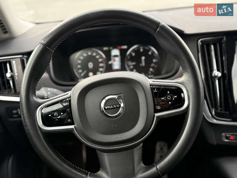 Универсал Volvo V90 Cross Country 2017 в Киеве