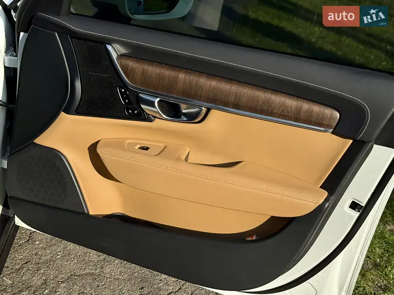 Volvo V90 Cross Country 2021