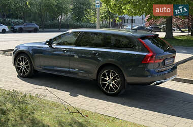 Универсал Volvo V90 Cross Country 2020 в 