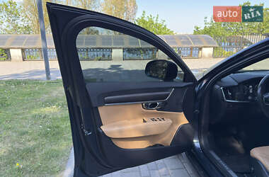 Универсал Volvo V90 Cross Country 2020 в 