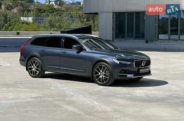 Универсал Volvo V90 Cross Country 2020 в 
