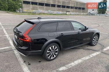Универсал Volvo V90 Cross Country 2020 в 