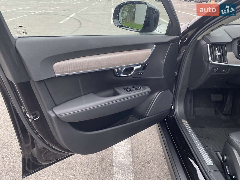 Універсал Volvo V90 Cross Country 2020 в Полтаві