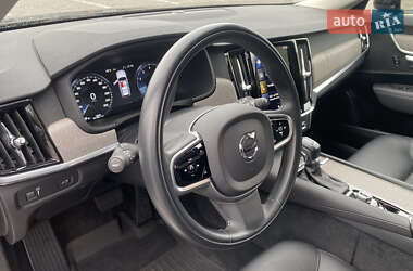 Универсал Volvo V90 Cross Country 2020 в 