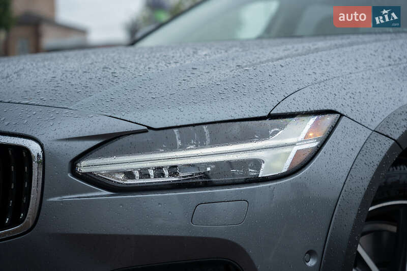 Універсал Volvo V90 Cross Country 2017 в Житомирі