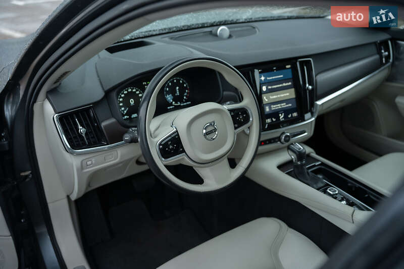 Універсал Volvo V90 Cross Country 2017 в Житомирі