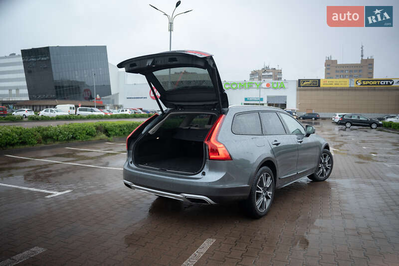 Універсал Volvo V90 Cross Country 2017 в Житомирі