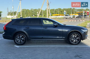 Универсал Volvo V90 Cross Country 2018 в 