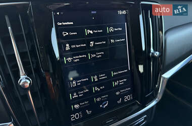 Универсал Volvo V90 Cross Country 2018 в 