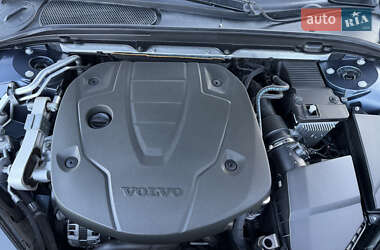 Универсал Volvo V90 Cross Country 2018 в 
