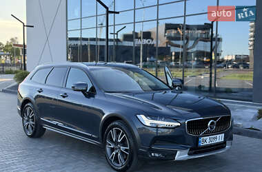 Универсал Volvo V90 Cross Country 2018 в 