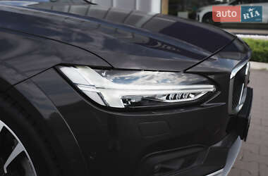 Універсал Volvo V90 Cross Country 2023 в 