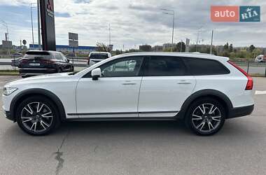 Универсал Volvo V90 Cross Country 2019 в 