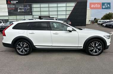 Универсал Volvo V90 Cross Country 2019 в 