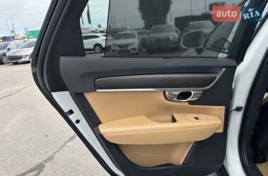 Универсал Volvo V90 Cross Country 2019 в 