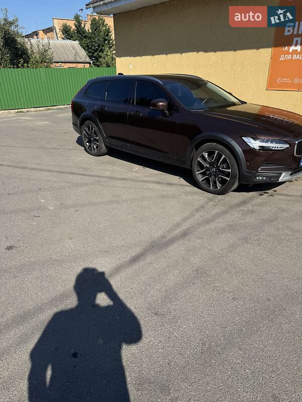 Универсал Volvo V90 Cross Country 2017 в Ильинцах