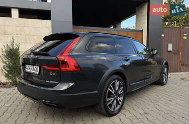 Универсал Volvo V90 Cross Country 2020 в 