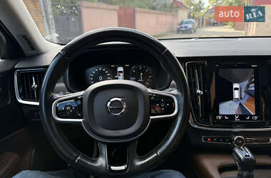 Универсал Volvo V90 Cross Country 2020 в 