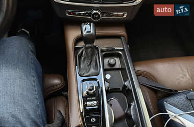 Универсал Volvo V90 Cross Country 2020 в 