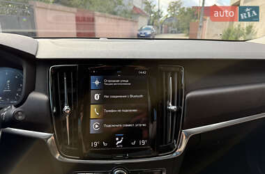Универсал Volvo V90 Cross Country 2020 в 