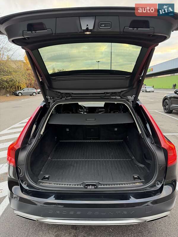 Универсал Volvo V90 Cross Country 2017 в Киеве фото 13 Универсал Volvo V90 Cross Country 2017 в Киеве