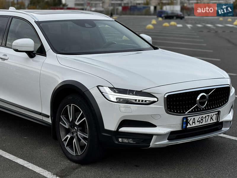 Универсал Volvo V90 Cross Country 2019 в Киеве фото 3 Универсал Volvo V90 Cross Country 2019 в Киеве
