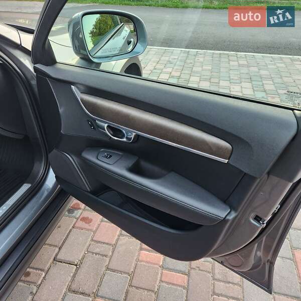 Универсал Volvo V90 Cross Country 2017 в Ивано-Франковске фото 23 Универсал Volvo V90 Cross Country 2017 в Ивано-Франковске