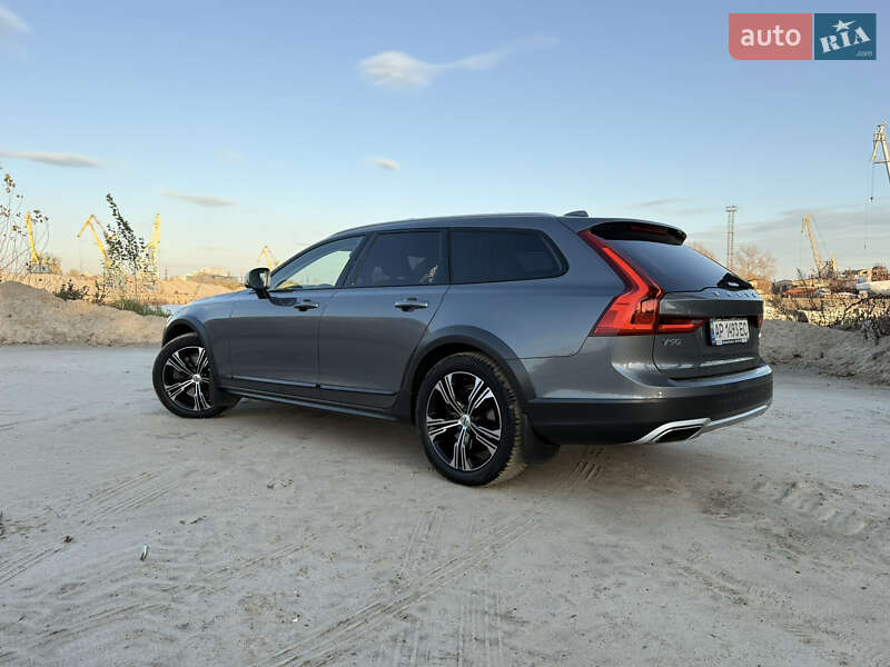 Универсал Volvo V90 Cross Country 2018 в Киеве