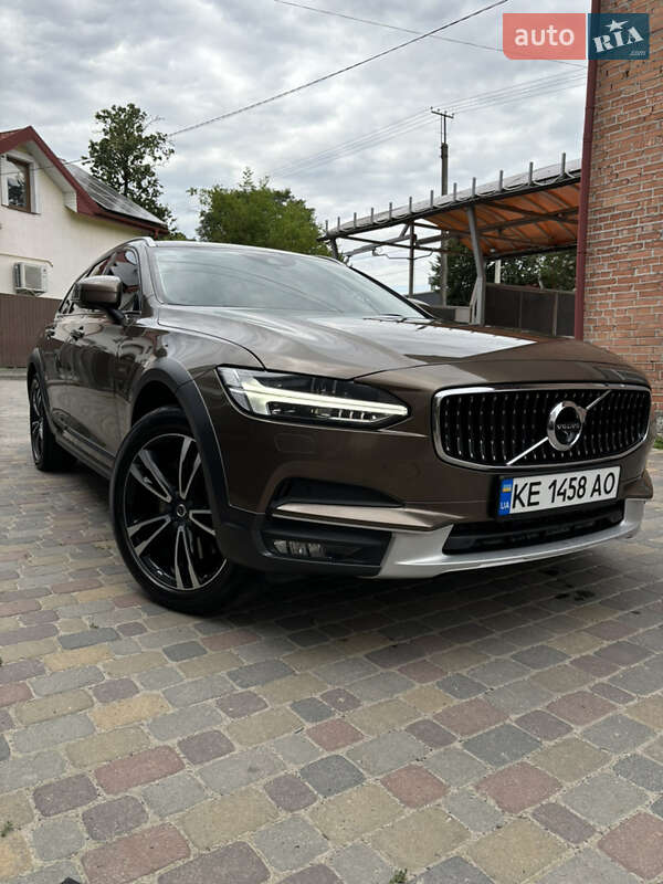 Volvo V90 Cross Country 2017