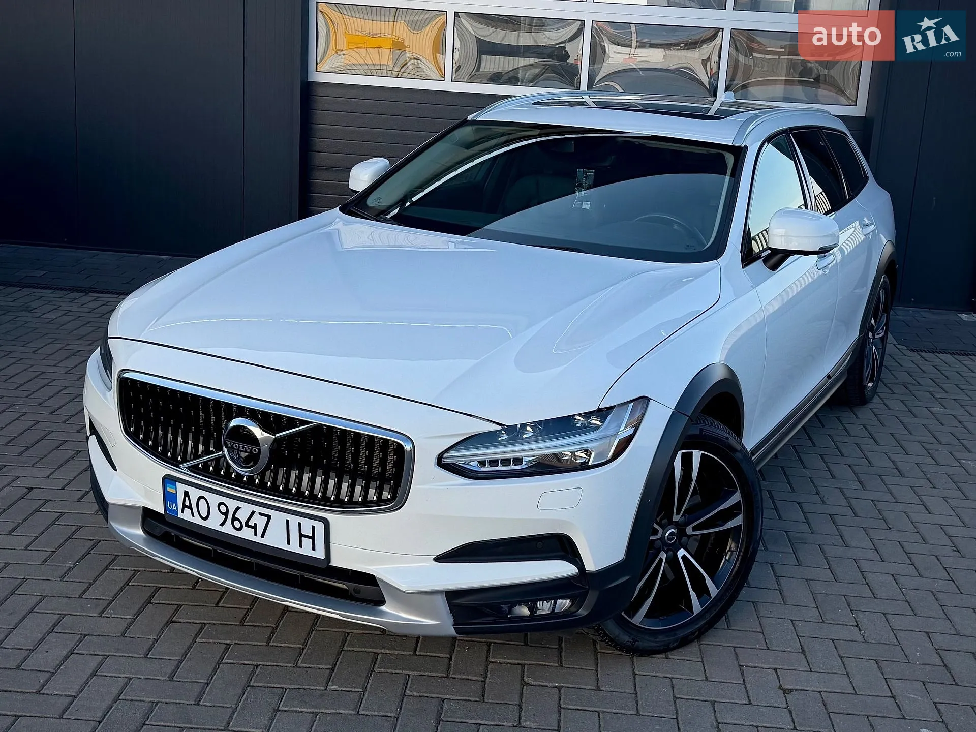 Volvo V90 Cross Country 2017