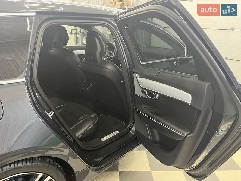 Универсал Volvo V90 2018 в Тростянце
