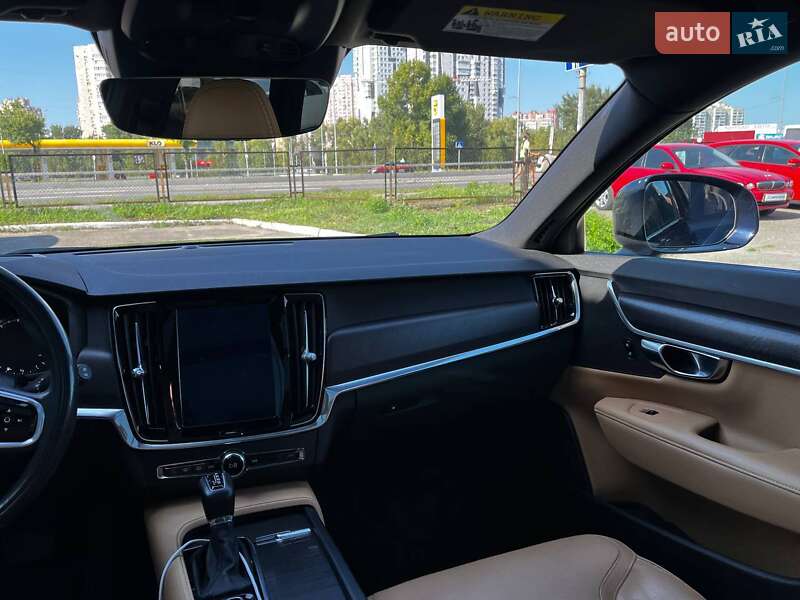 Универсал Volvo V90 2017 в Киеве фото 43 Универсал Volvo V90 2017 в Киеве