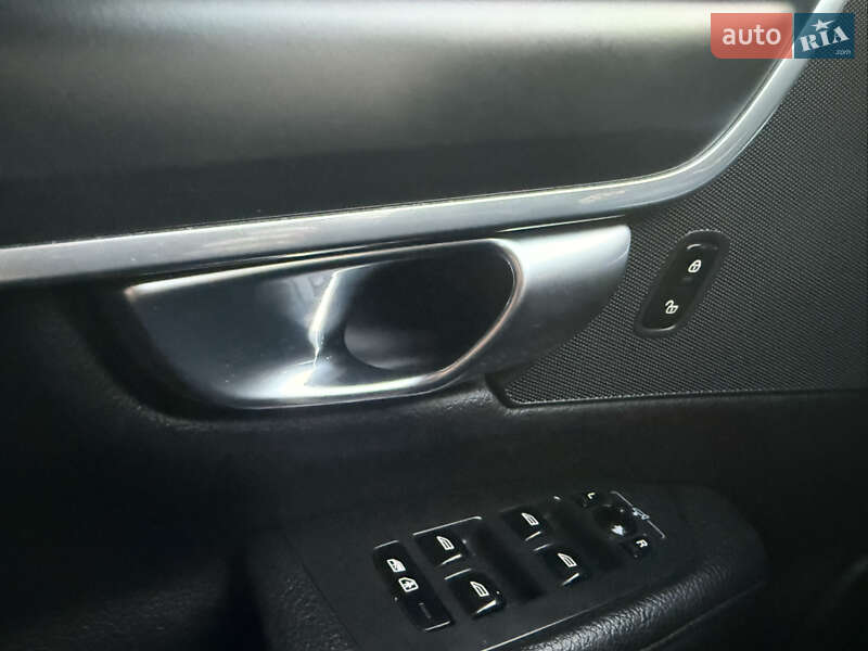 Универсал Volvo V90 2017 в Иршаве фото 40 Универсал Volvo V90 2017 в Иршаве