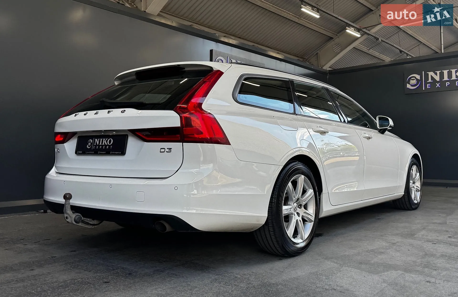 2017 Volvo V90 - мініатюра 16